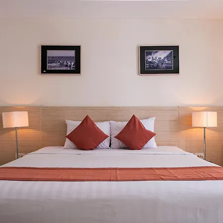 Nhi Phi Hotel
